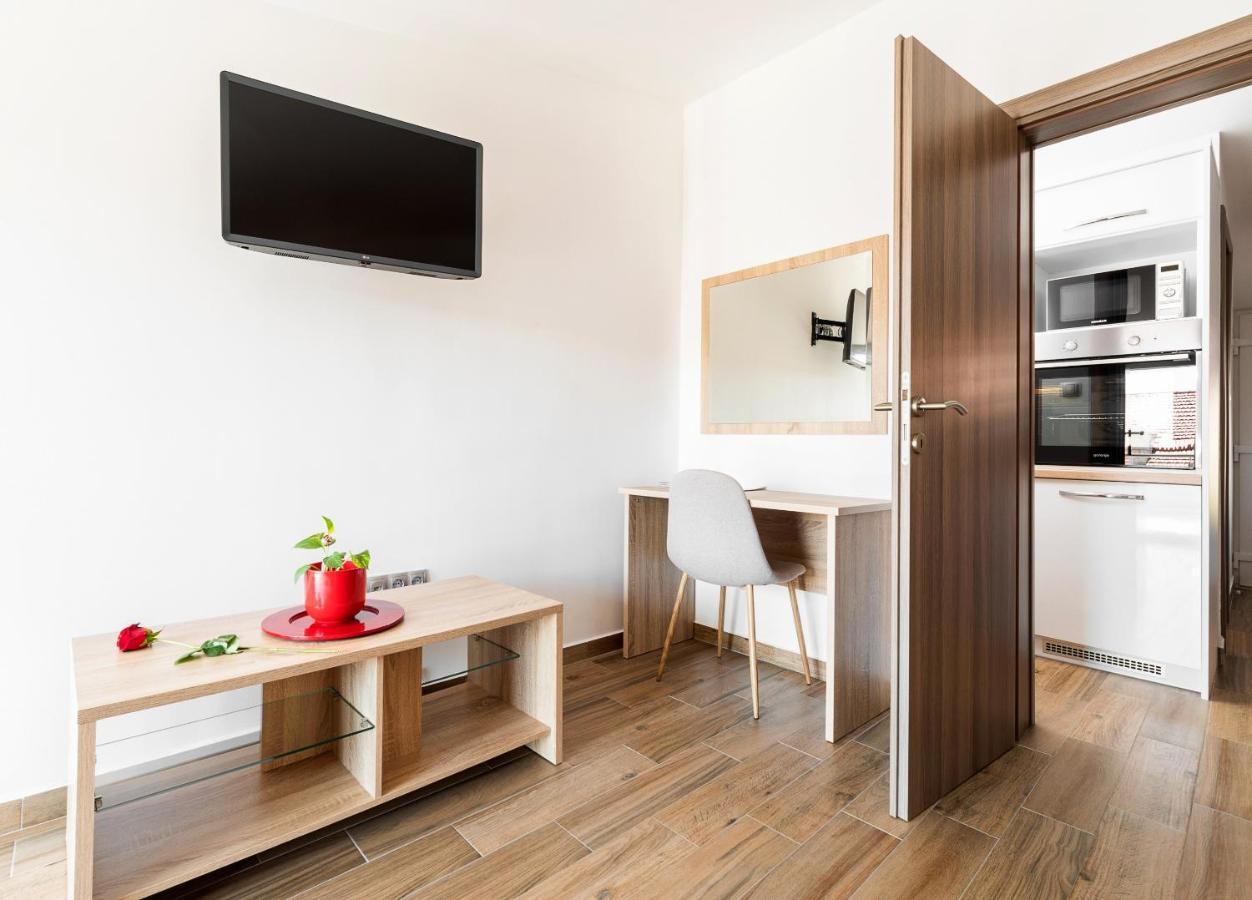 Fancy Apartments Dream Брна Экстерьер фото